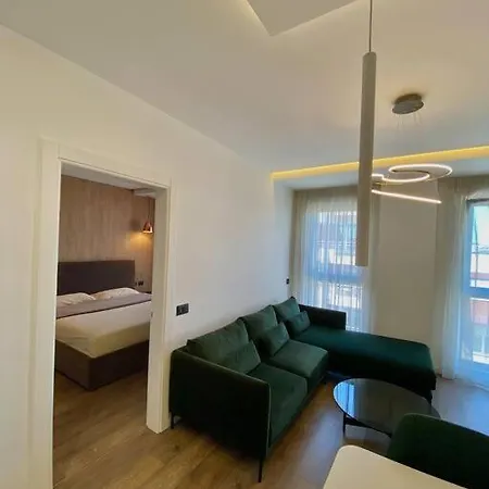 Lux Apartment 02 + Free Parking Post Tirana Exterior photo