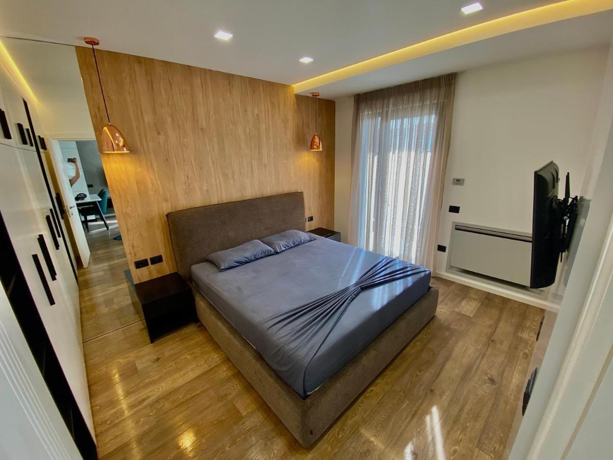 Apartment Lux 02 + Free Parking Post