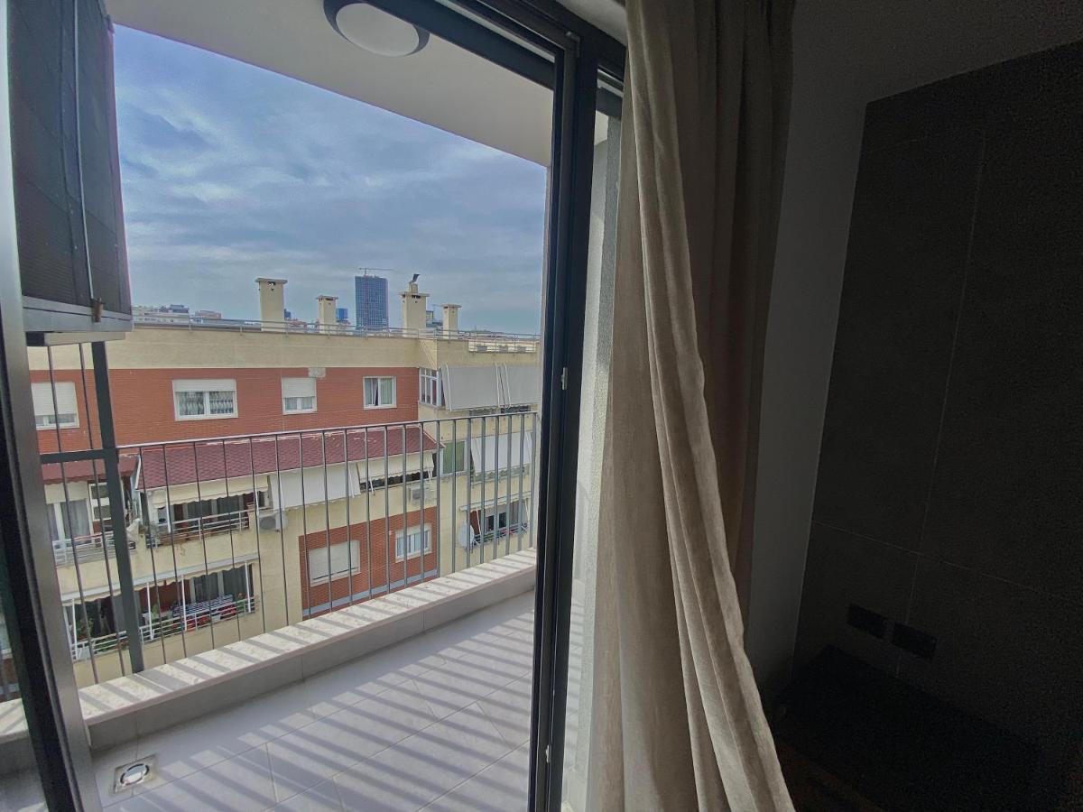Lux 02 + Free Parking Post Apartment
